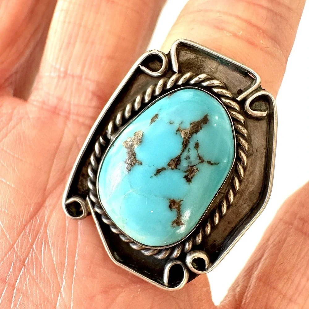 Old Unique Navajo Turquoise Ring Sz 7 Sterling VTG 7.8g Dark Patina Handmade VTG